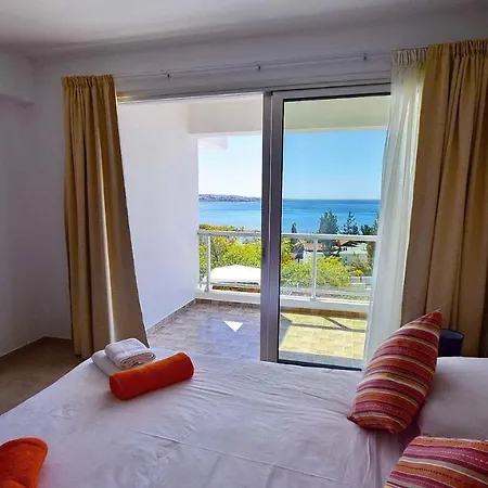 Callista Villa *